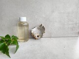 Fototapeta  - Woda brzozowa w pielęgnacji skóry i włosów, butelka