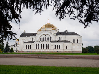 Wall Mural - BREST, BELARUS - August 17, 2022: Architectural monument of the Second World War - Brest Fortress. St. Nicholas Garrison Cathedral