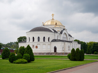 Wall Mural - BREST, BELARUS - August 17, 2022: Architectural monument of the Second World War - Brest Fortress. St. Nicholas Garrison Cathedral