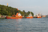 Fototapeta  - statki ratownicze przycumowane u wejścia do portu w Gdańsku