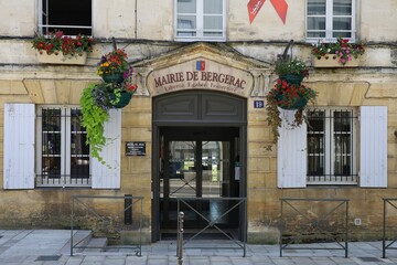 Wall Mural - La mairie, vue de l'extérieur, ville Bergerac, département de la Dordogne, France