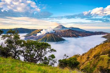  Sunrise at volcano Bromo, Java island, Indonesia. 