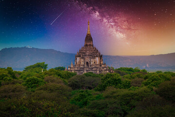 Wall Mural - landscape image of ancient pagoda with milky way at night in bagan, myanmar.