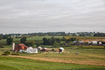 Wall Mural - Amish farms in the beautiful farmland of Holmes County, Ohio