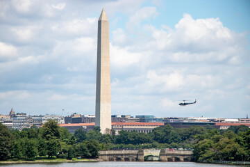 Canvas Print - Helicopter flying by the Washington Monument - Washington, DC