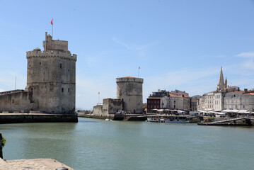 Wall Mural - Hafenportal in La Rochelle