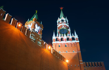 Wall Mural - Moscow Kremlin wall and Spasskaya tower at night, Moscow, Russia