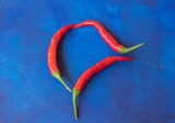 Fototapeta Kuchnia - czerwona papryczka chili przyprawa gotowanie ostra uprawa świeża surowa
