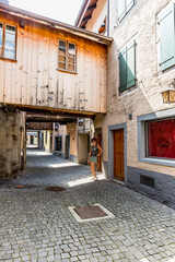 Canvas Print - Ruelle de la Vieille ville d'Aigle en Suisse