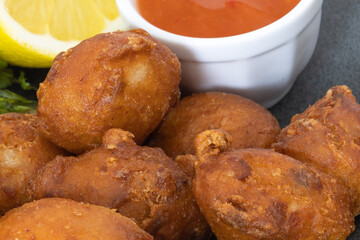 Canvas Print - assiette de beignets en gros plan