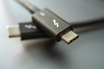 usb c lightning cable