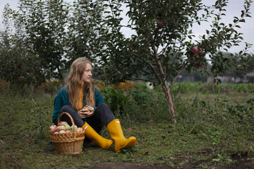 girl and apple harvest