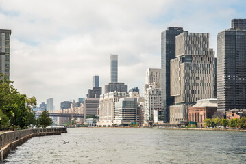 Canvas Print - city skyline 