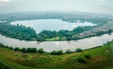 Fototapeta  - zakole rzeki Odry i kąpielisko Bolko w Opolu w widoku z góry 