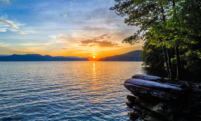 beautiful early morning sunrise on lake jocassee south carolina