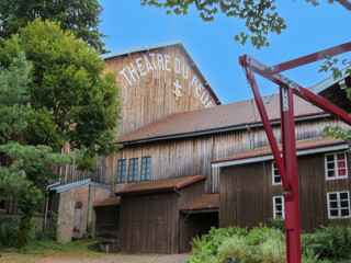 Lorraine - Vosges - Théâtre du peuple - Les batiments en bois