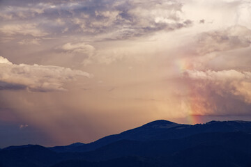 Sticker - arc en ciel sur la montagne