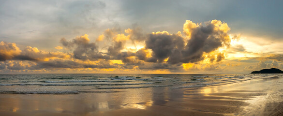 Wall Mural - panorama beautiful clouds sunset over the sea.sky on twilight time and reflection on the sea for tra
