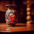 Antike Vase auf einem Tisch