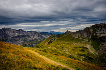 Canvas Print - Vue sur les montagnes de Val d'Illiez en Suisse en été