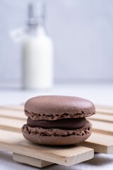 Poster - Closeup shot of freshly baked macaroons on the table