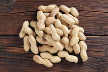 Raw Unpeeled Peanuts
