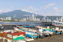 Low Tide Of The Tamshui River In Taiwan Bail