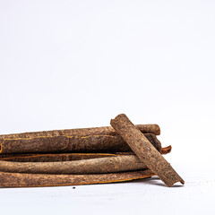 ingredient, cooking, food, spice, cinnamon, stick, brown, sticks, bark, isolated, dry, herb, aromatic, aroma, seasoning, closeup, flavor, condiment, decoration, natural, white background, nobody, obje