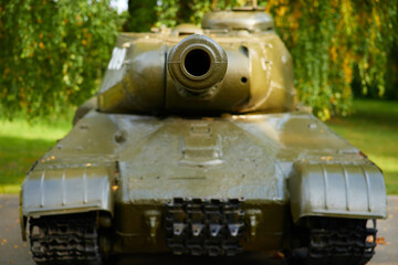 Russian tank cannon front view close up