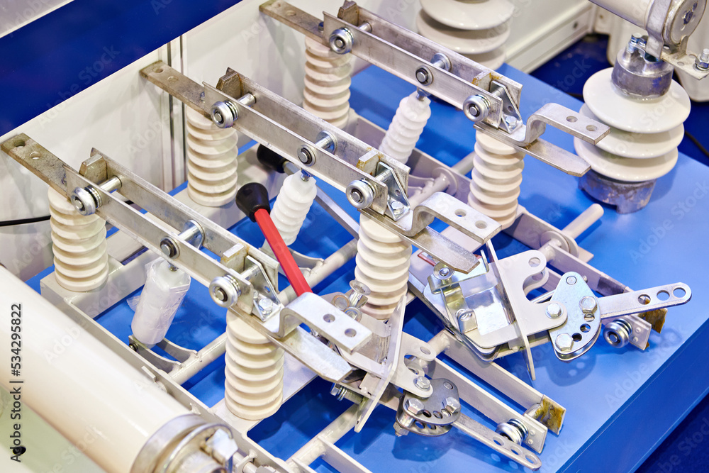 Drives for earthing knives of high-voltage equipment