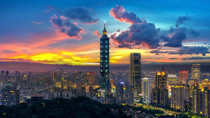 Fototapete - Taipei cityscape at sunset in Taiwan.