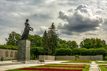 Piskarevsky Memorial Cemetery - A Mournful Monument To The Victims Of The Great Patriotic War