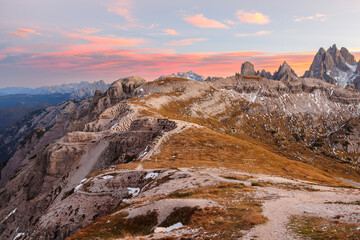 Wall Mural - Mountainous view in the dolomites in twilight