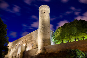 Wall Mural - Night view of Tall Hermann tower of the Toompea castle in Tallinn, Estonia