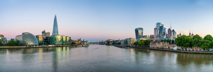 Poster - Skyline panorama of London south bank and financial district at sunrise