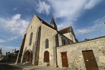 Eglise Notre Dame de l'Assomption de la très sainte Vierge, vue de l'extérieur, ville de Milly la Forêt, département de l'Essonne, France