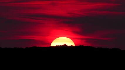 Wall Mural - sun setting over the horizon
