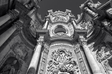 Fototapete - Valencia - The baroque portal of Cathedral - Basilica of the Assumption of Our Lady of Valencia designed by architect Antoni Gilabert Fornes from 18. cent.