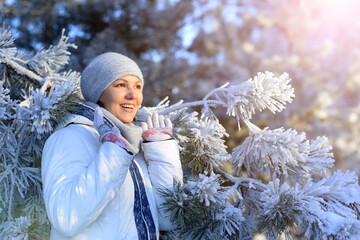 Poster - Portrait of a beautiful girl in winter