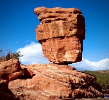 Balanced Rock In The Garden Of The Gods Park In Colorado Springs, Colorado