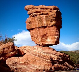 Canvas Print - Balanced Rock in the Garden of the Gods park in Colorado Springs, Colorado