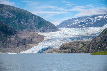 Sticker - Mendenhall Glacier and glacial lake