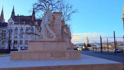 Wall Mural - Panorama of Lajos Kossuth Square with Parliament and Kossuth Memorial, Budapest, Hungary