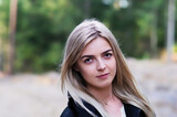 Naturalny portret, dziewczyna blond