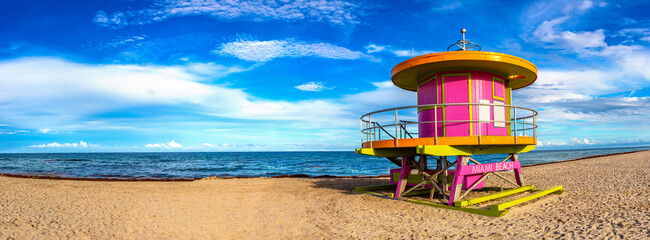 Wall Mural - Lifeguard tower in Miami Beach