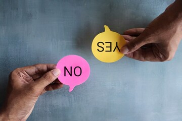 Wall Mural - speech bubble with text yes and no. communication conflict, argument and dispute concept