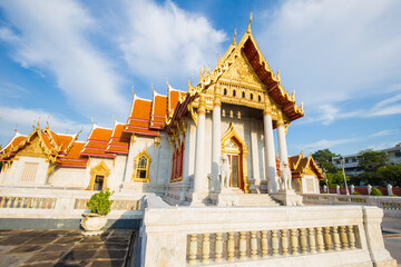 Fototapete - Wat Benchamabophit temple of Marble Temple blue sky with cloud,