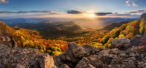 Aufkleber - Sunset in a rocky forest landscape with autumn nature. Stiavnicke hill, Sitno, Slovakia.