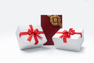 Sticker - Gift box with colorful ribbon