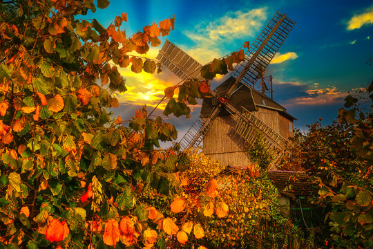 alte windmühle - windmill - mühle - mill - ecology - brandenburg - germany - herbst - high quality p